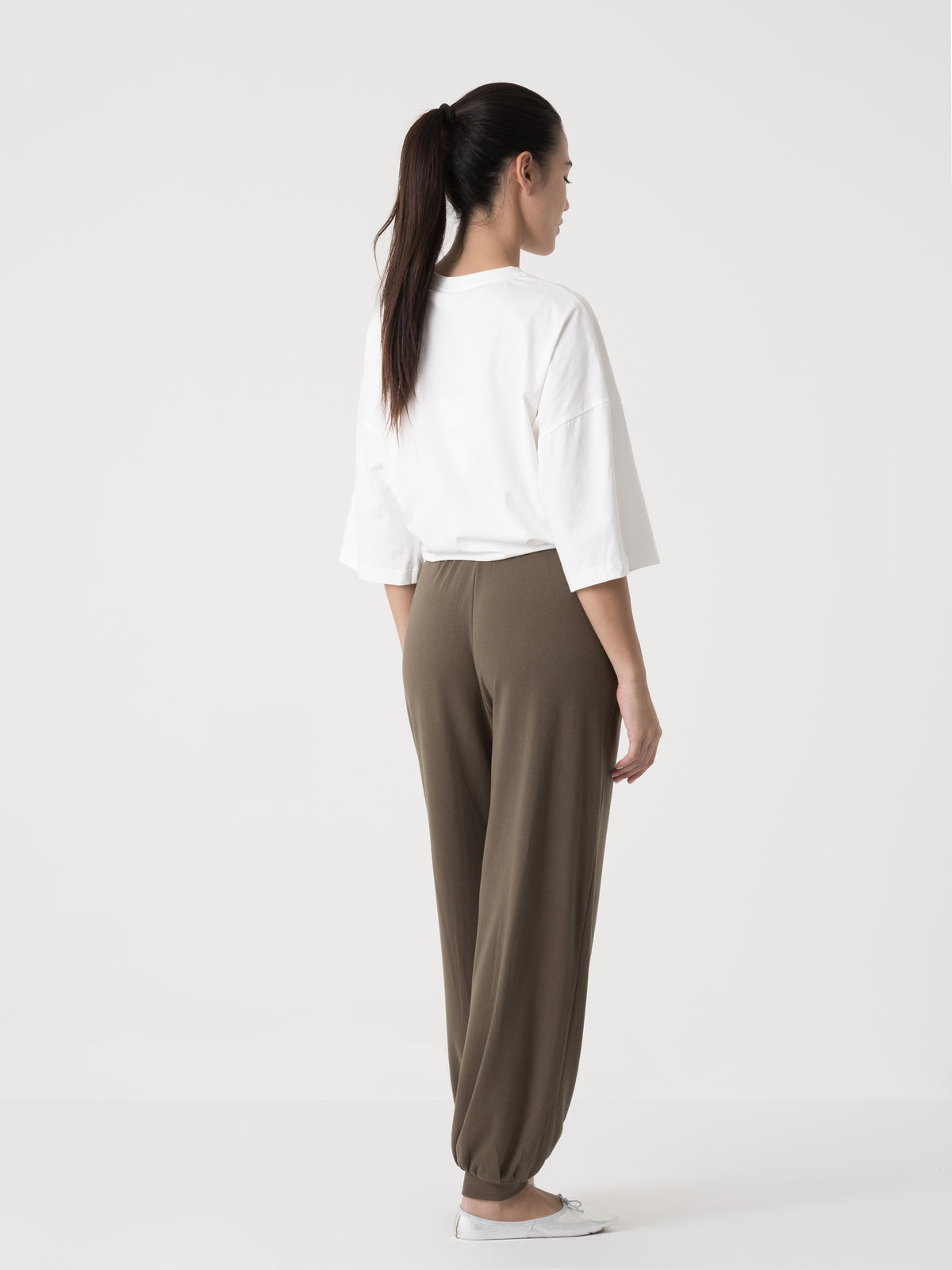 Item image: 41D209R33    Color: GQ00    