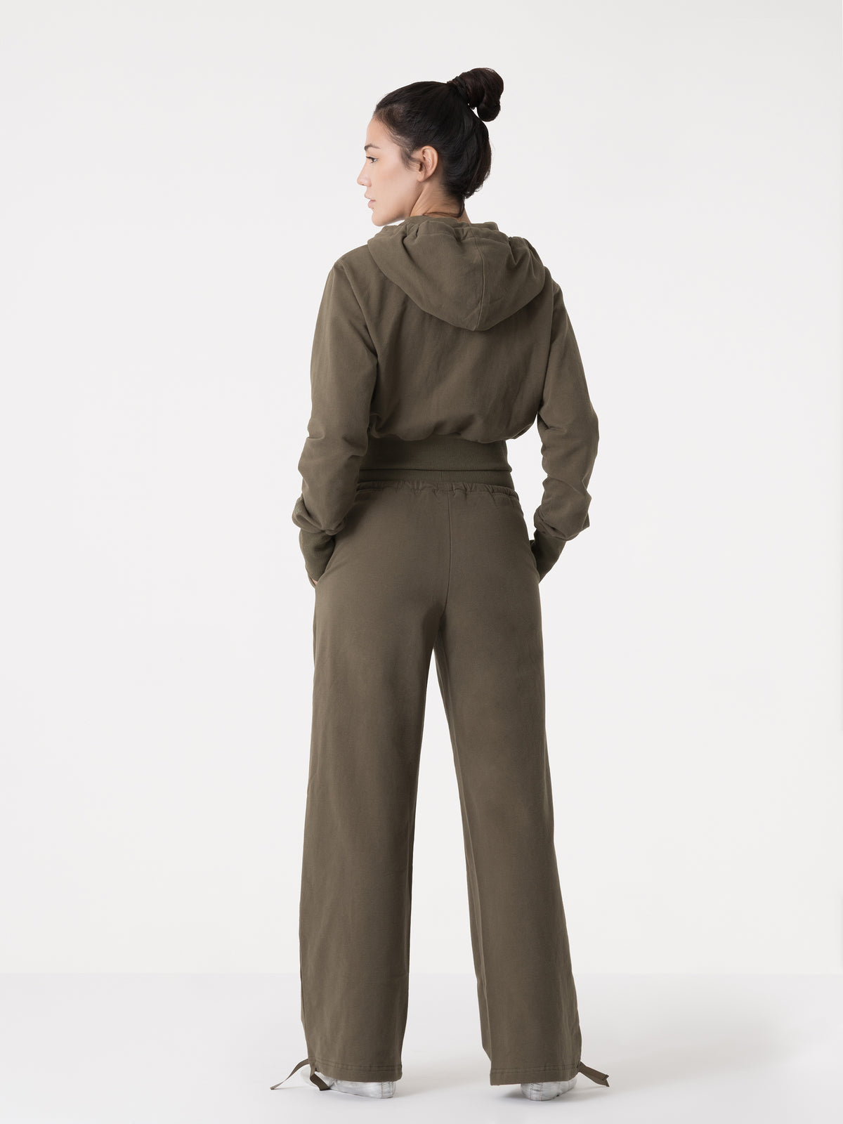 Item image: 41D210F28    Color: GQ00    