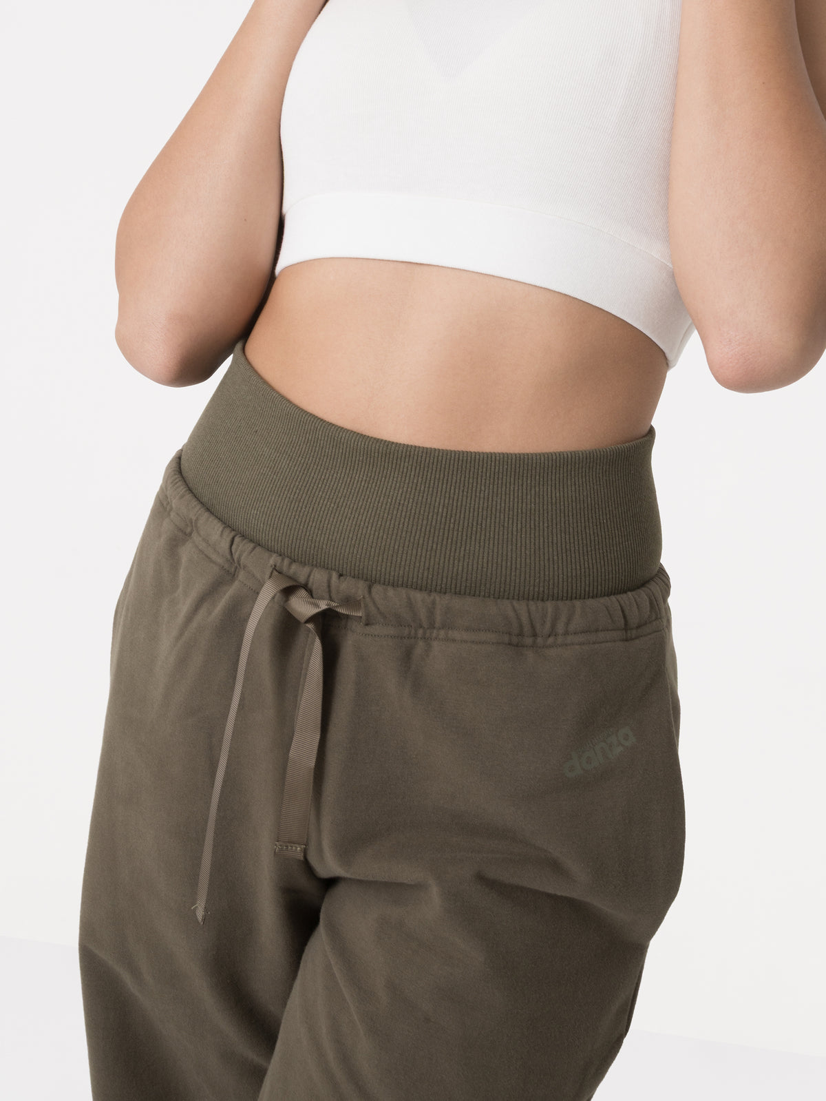 Item image: 41D211F28    Color: GQ00    