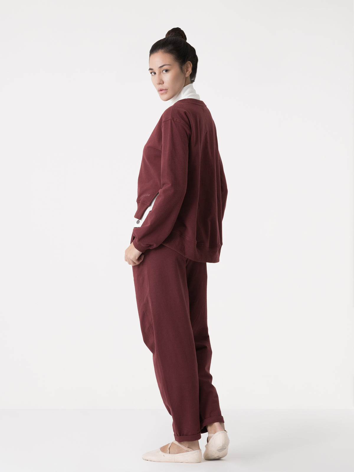 Item image: 41D212F28    Color: R900    