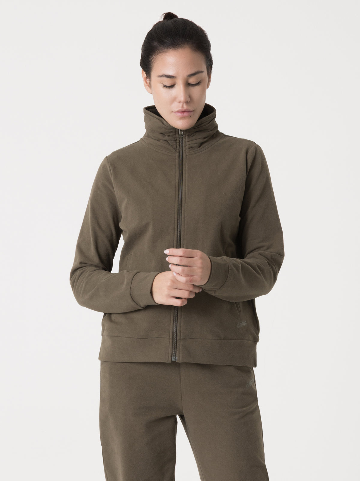 Item image: 41D213F28    Color: GQ00    
