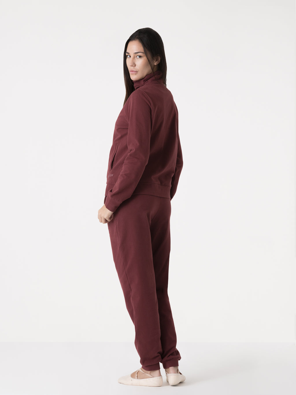 Item image: 41D213F28    Color: R900    