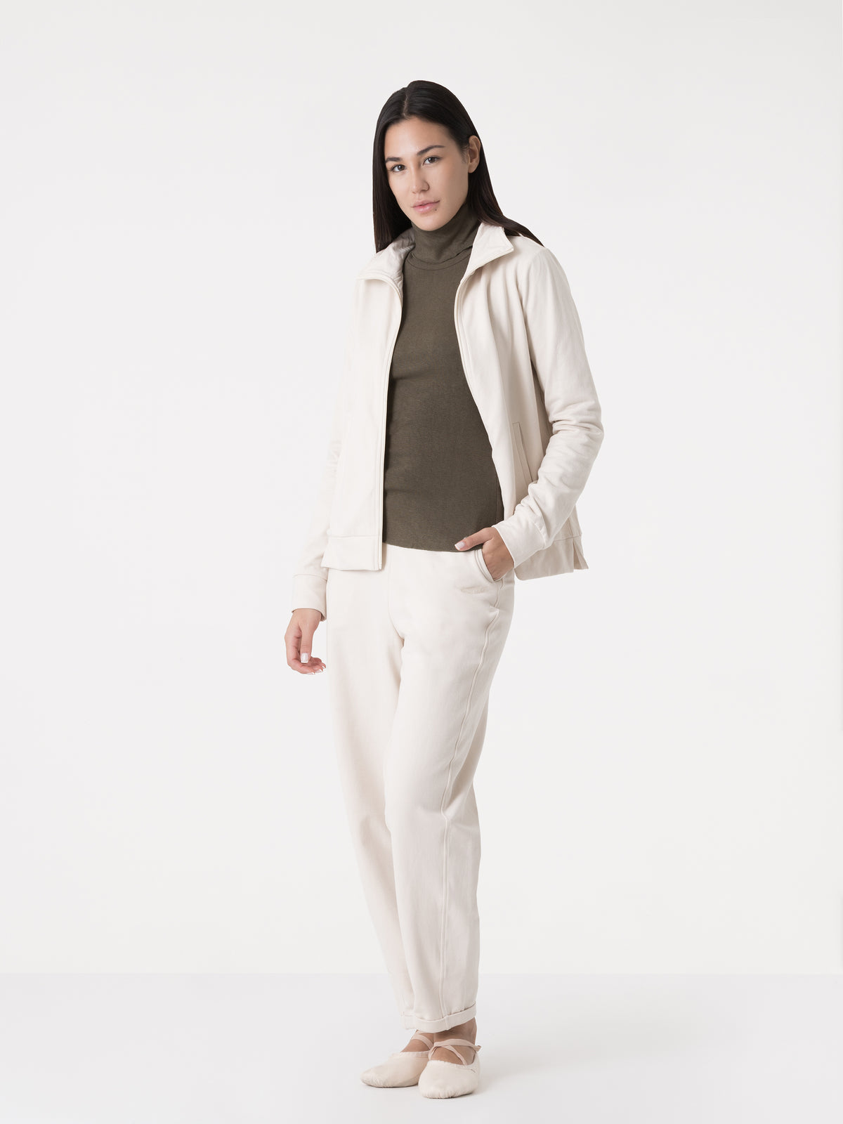 Item image: 41D213F28    Color: WT00    