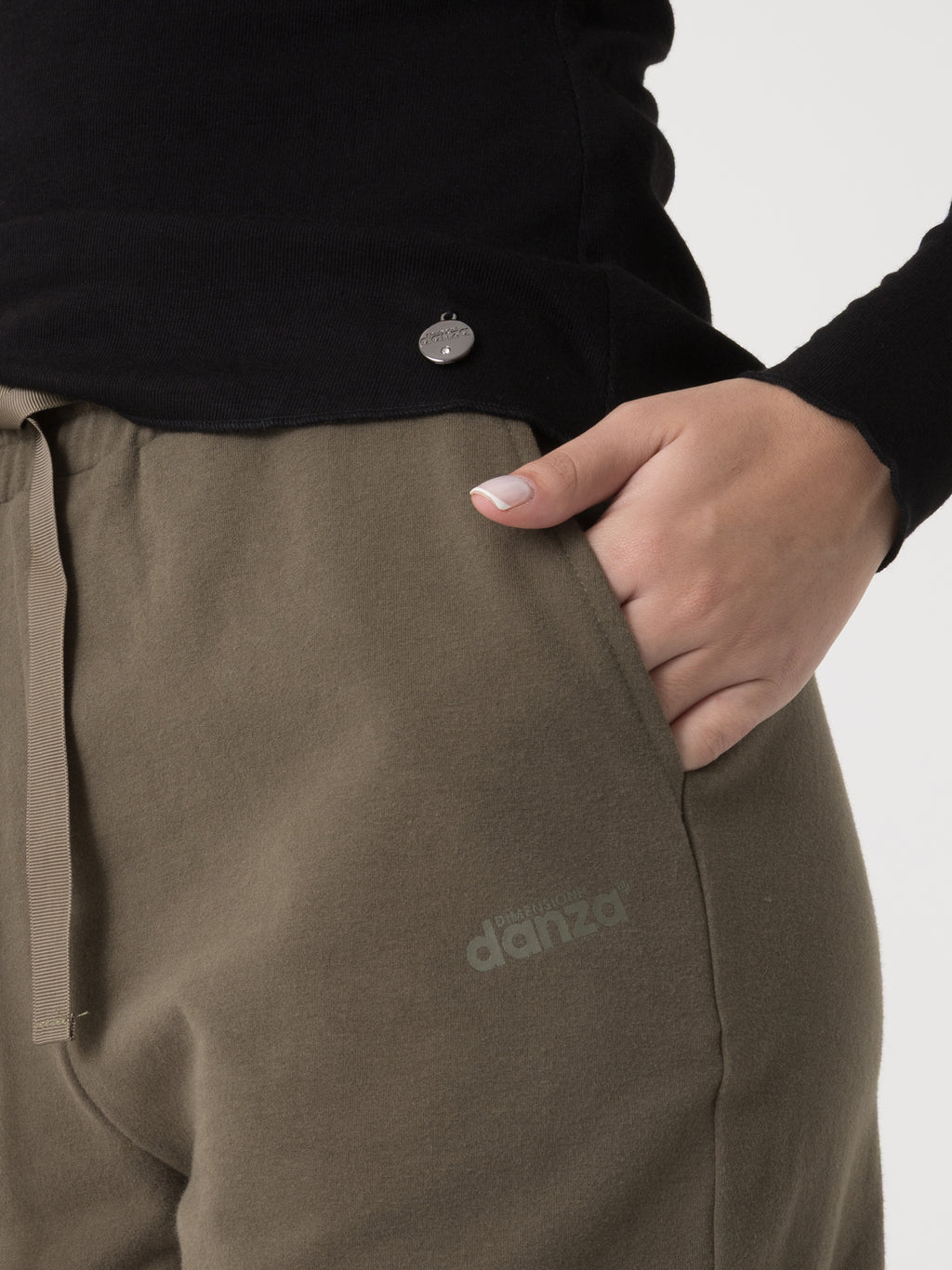 Item image: 41D214F28    Color: GQ00    