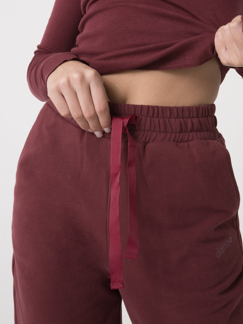 Item image: 41D214F28    Color: R900    