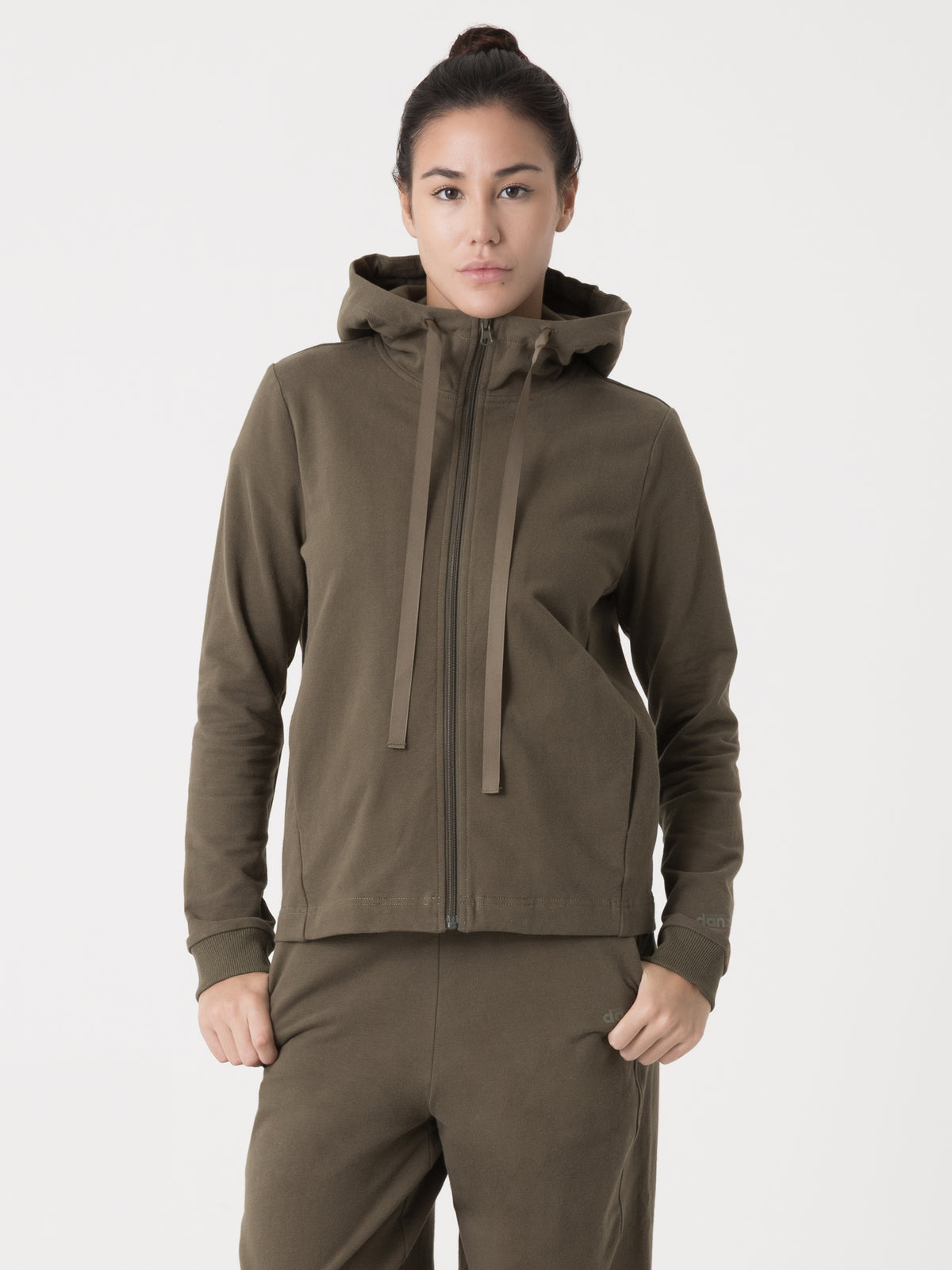 Item image: 41D216F28    Color: GQ00    