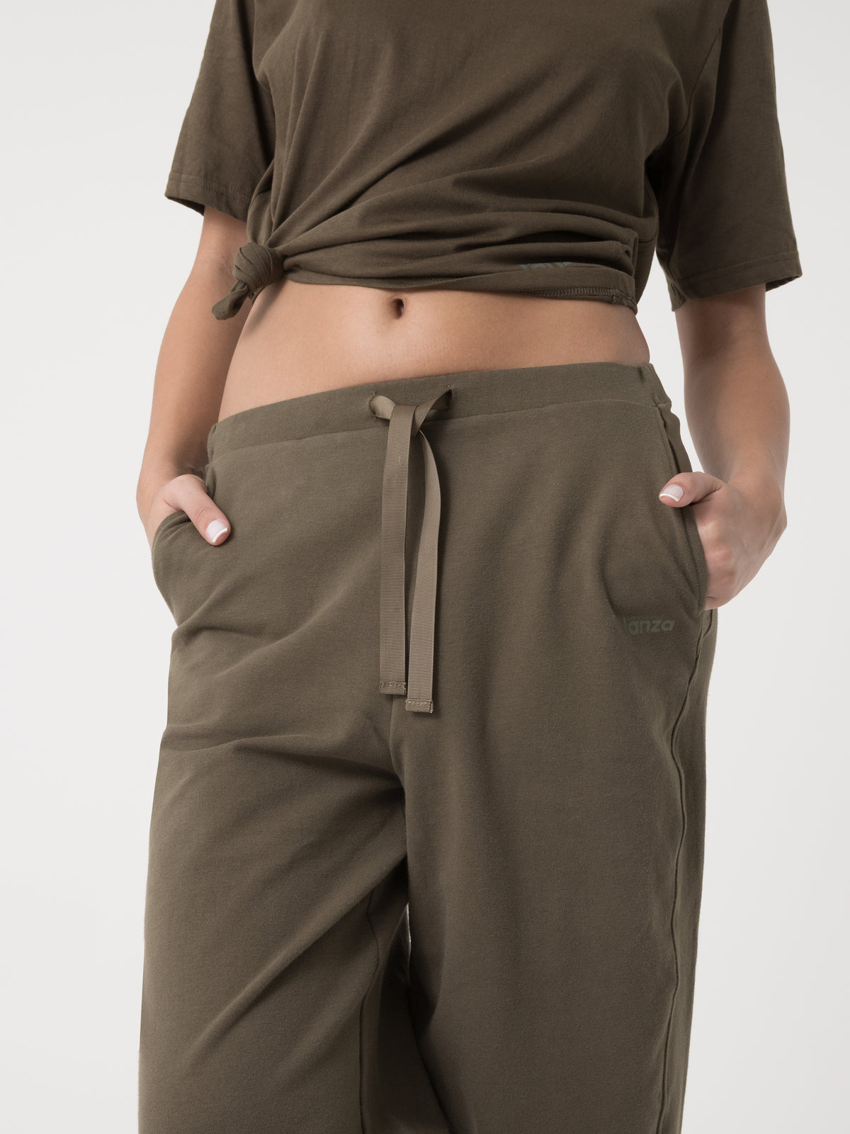 Item image: 41D219F28    Color: GQ00    