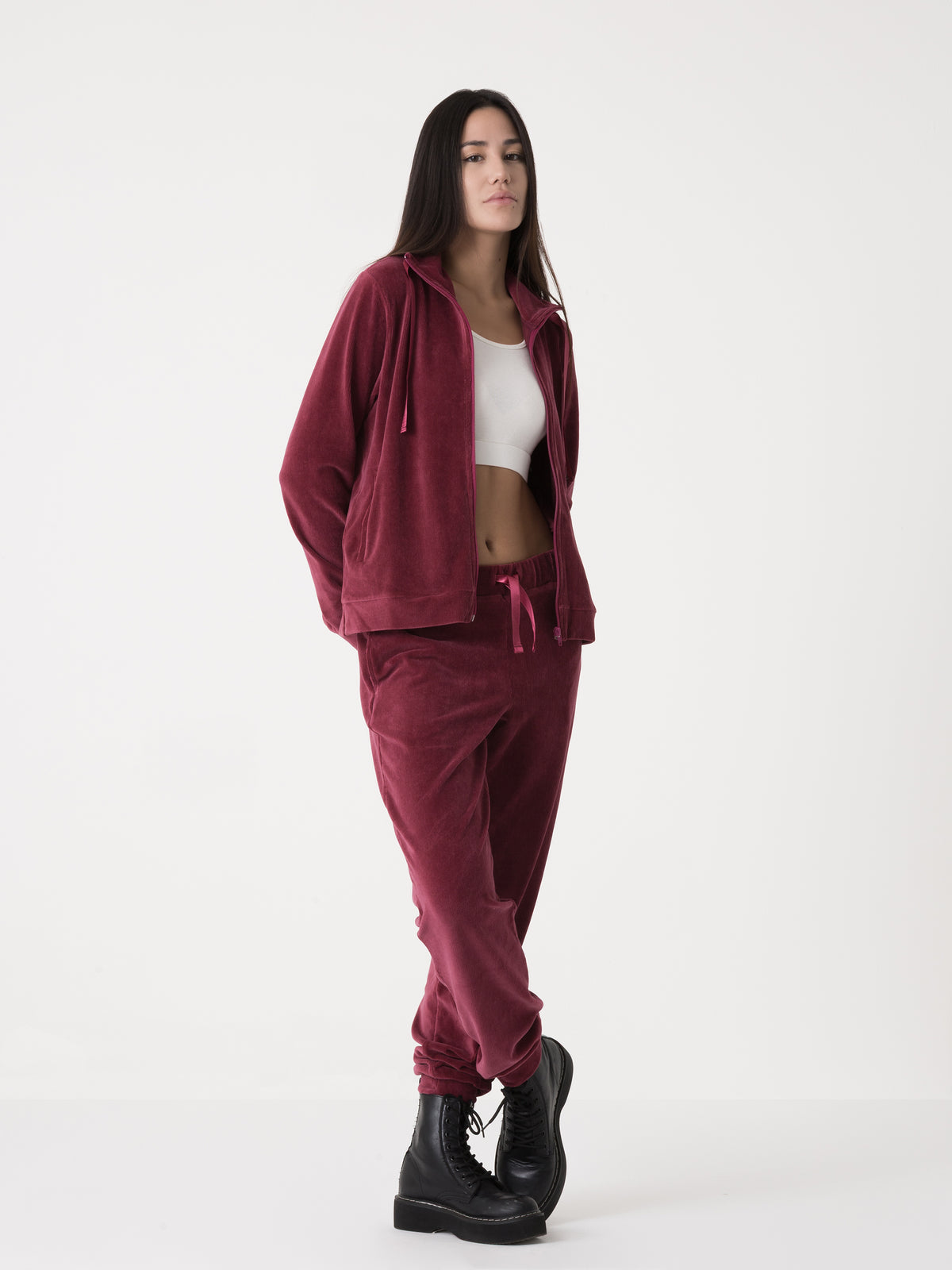 Item image: 41D234E86    Color: R900    