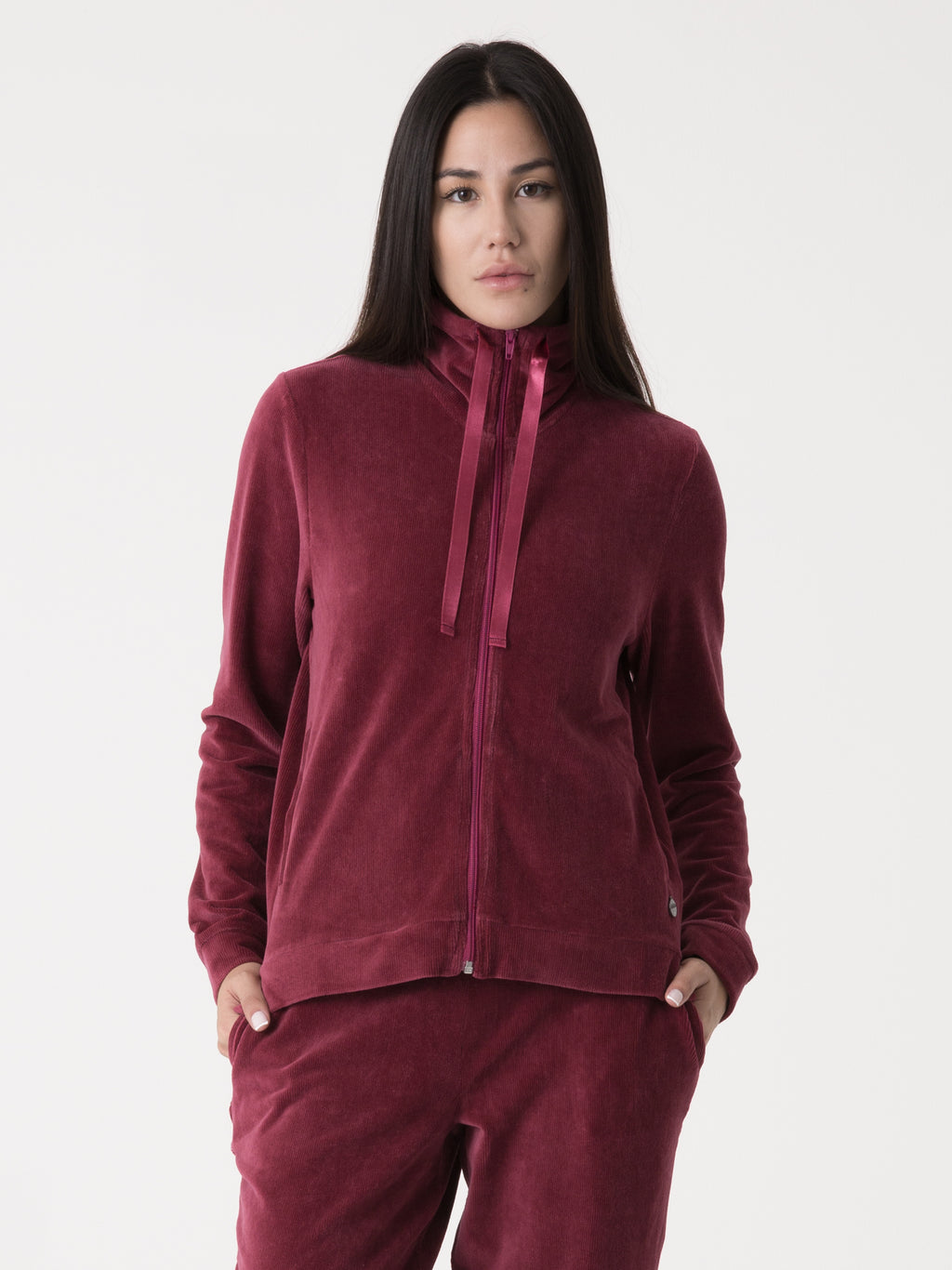 Item image: 41D234E86    Color: R900    