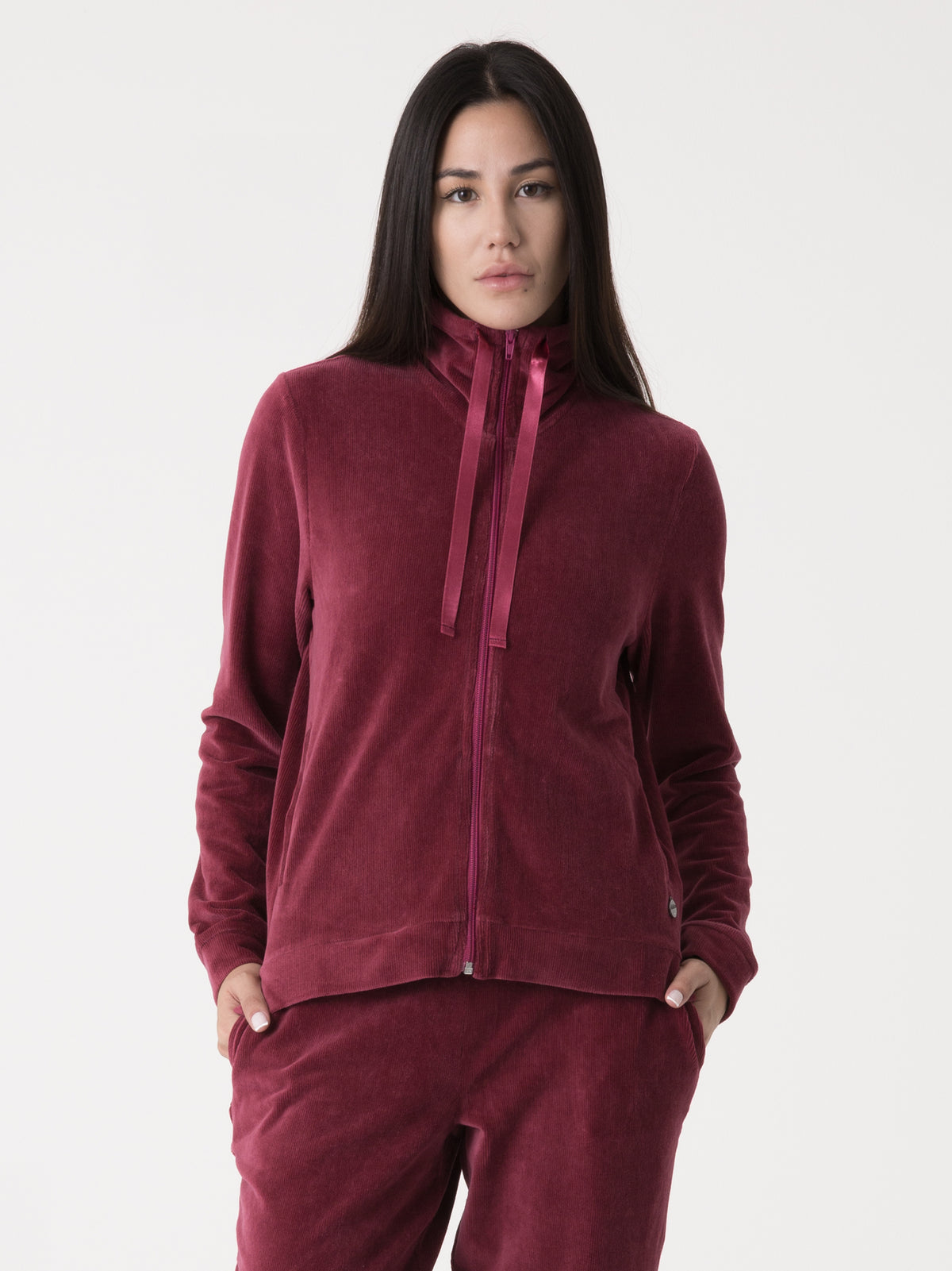 Item image: 41D234E86    Color: R900    