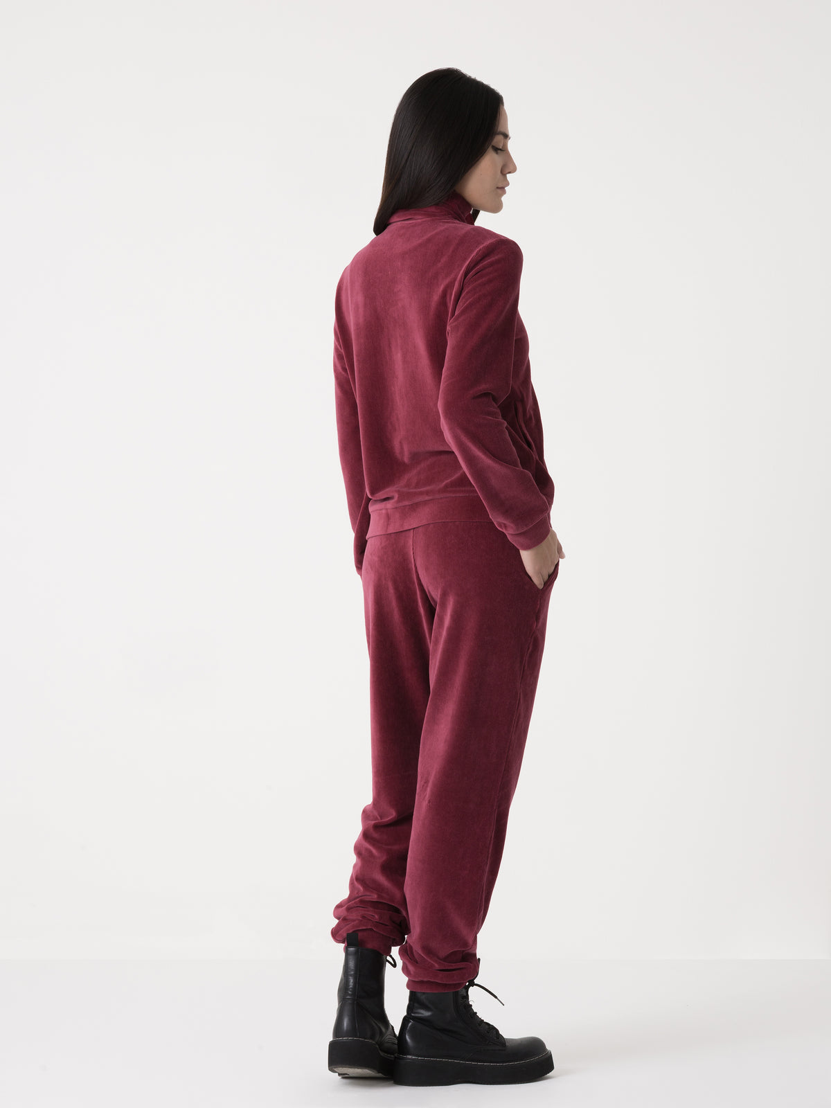 Item image: 41D234E86    Color: R900    