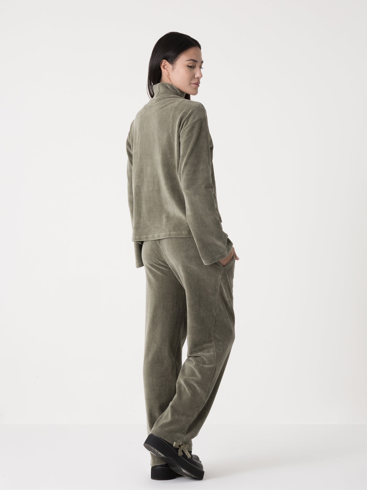 Item image: 41D236E86    Color: GQ00    
