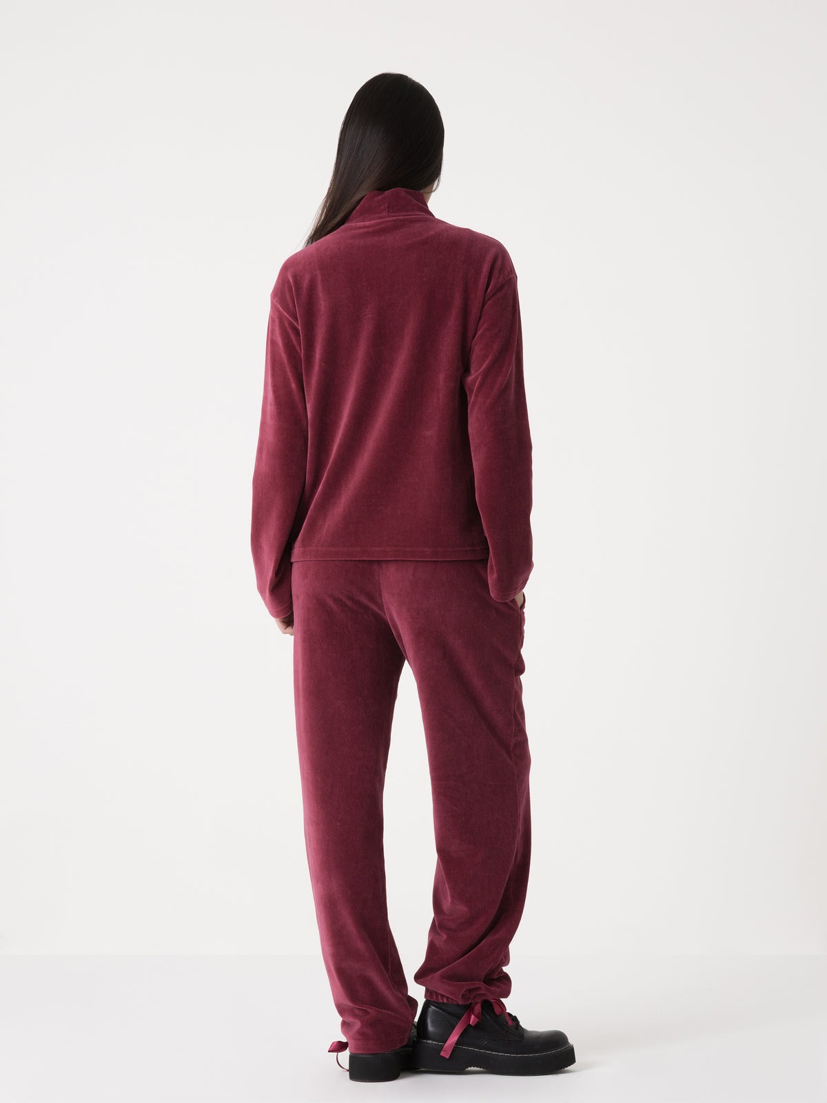 Item image: 41D236E86    Color: R900    