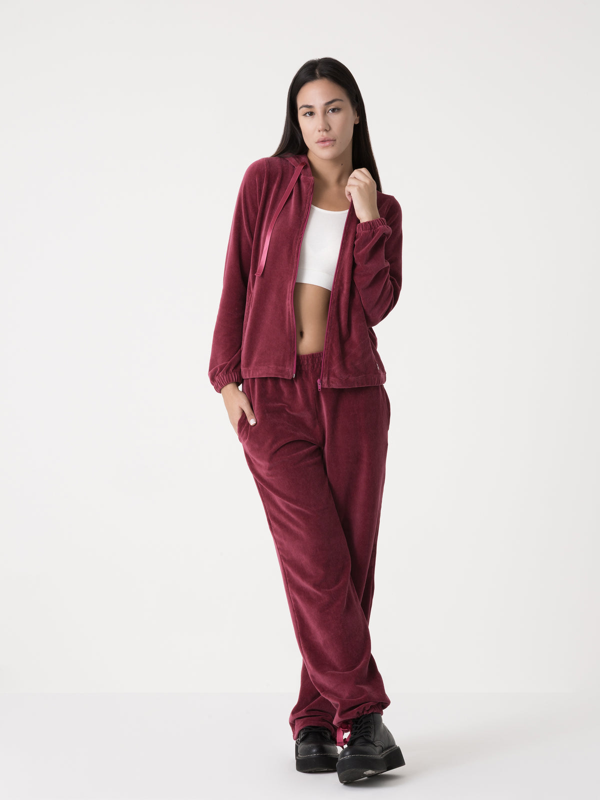 Item image: 41D237E86    Color: R900    