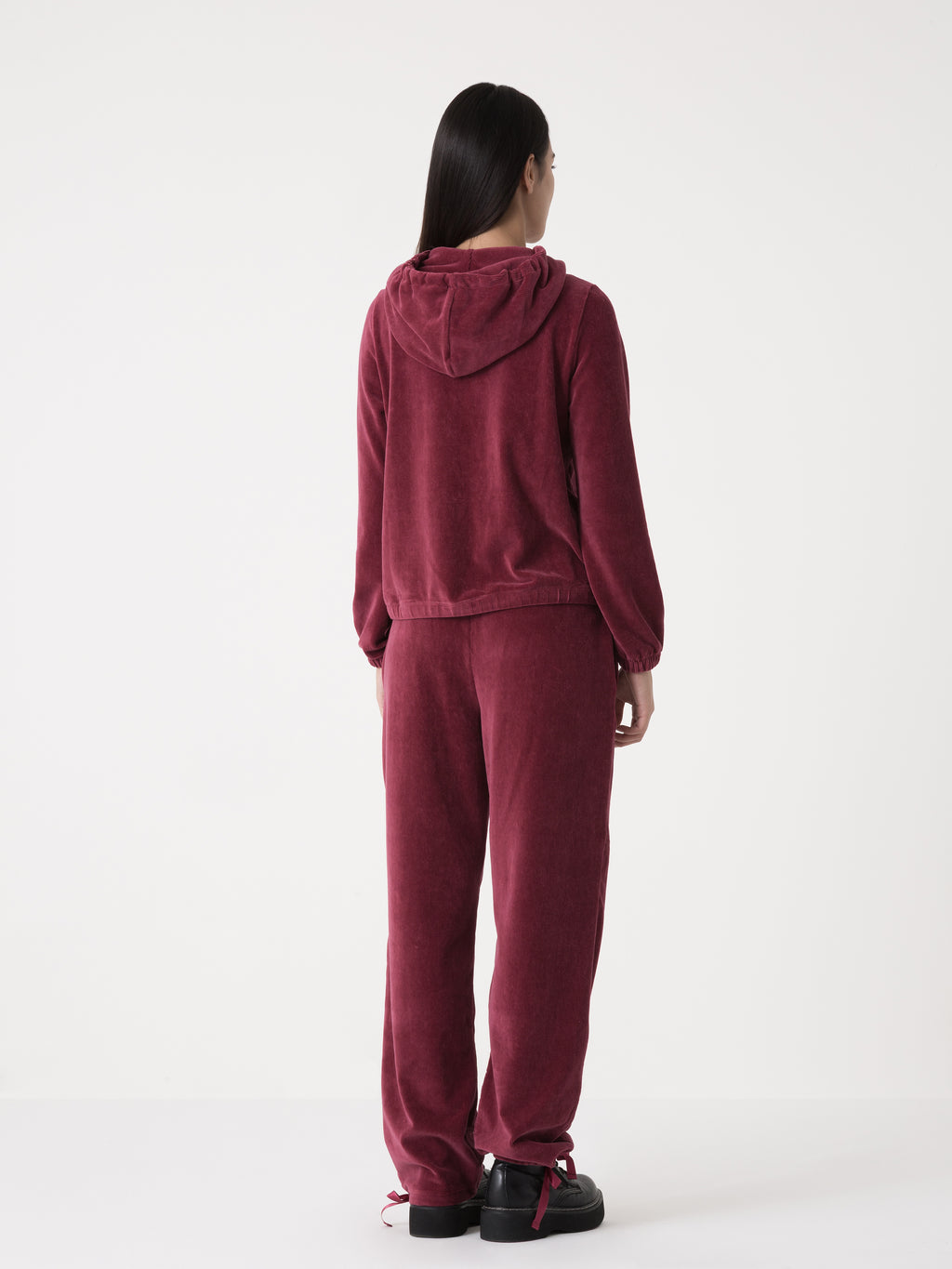 Item image: 41D237E86    Color: R900    