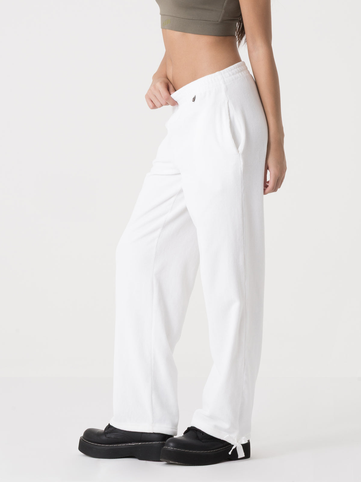 Item image: 41D238E86    Color: 1100    