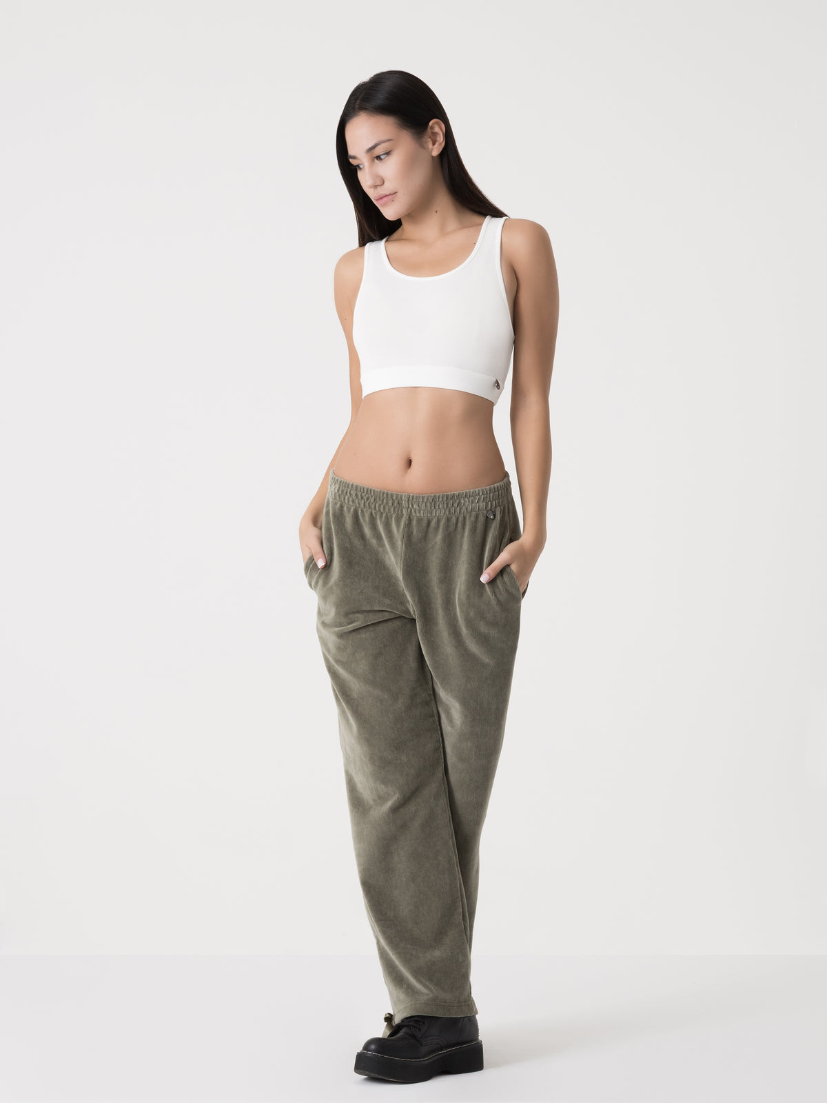 Item image: 41D238E86    Color: GQ00    