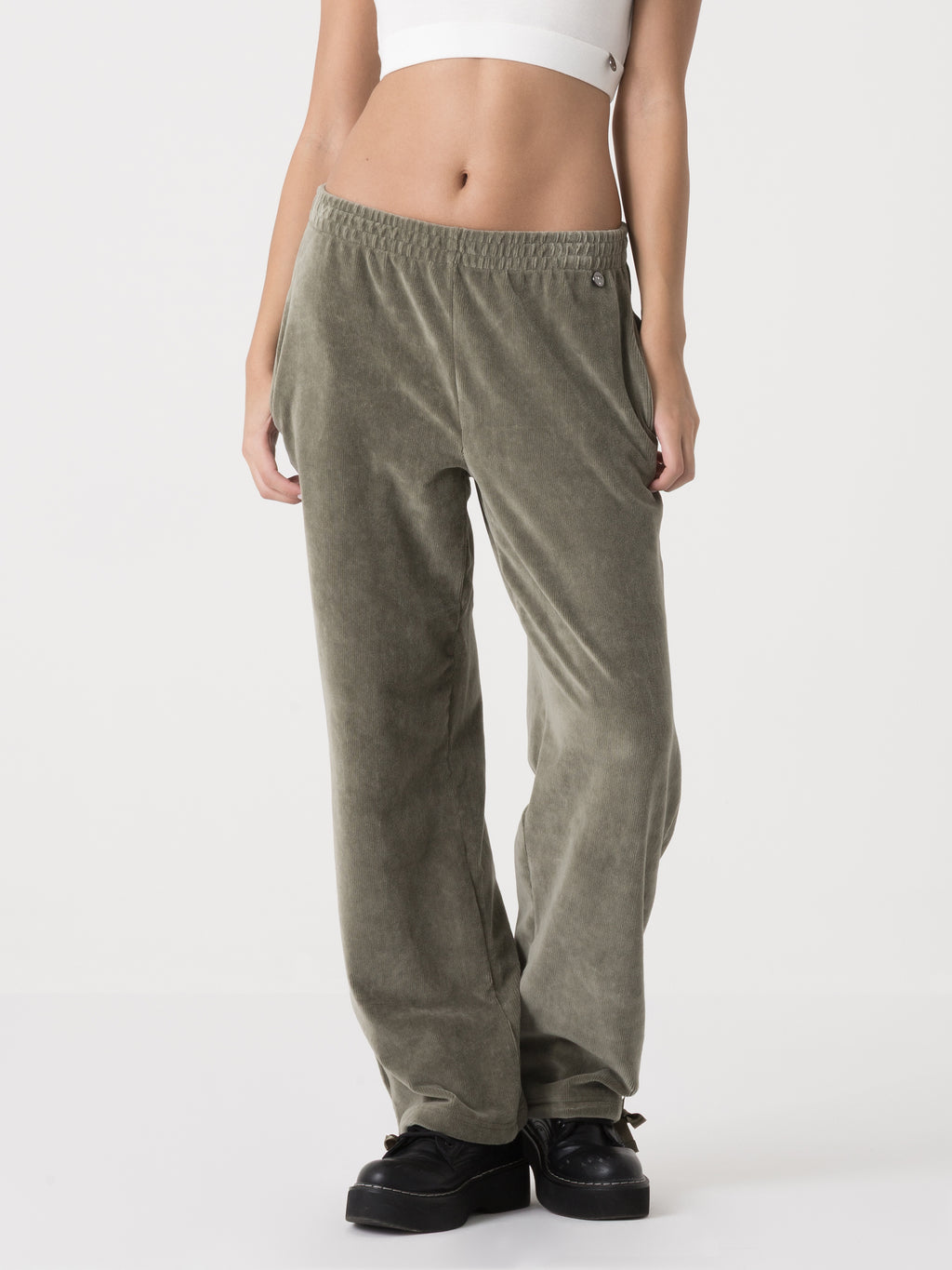 Item image: 41D238E86    Color: GQ00    
