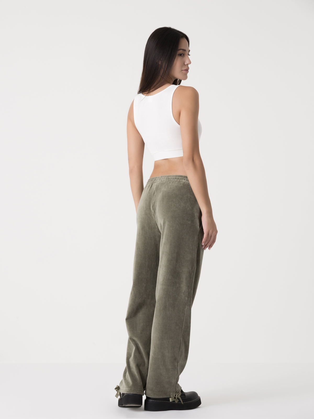 Item image: 41D238E86    Color: GQ00    