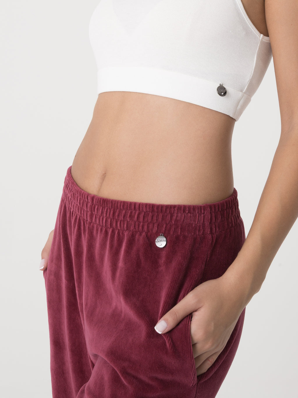 Item image: 41D238E86    Color: R900    