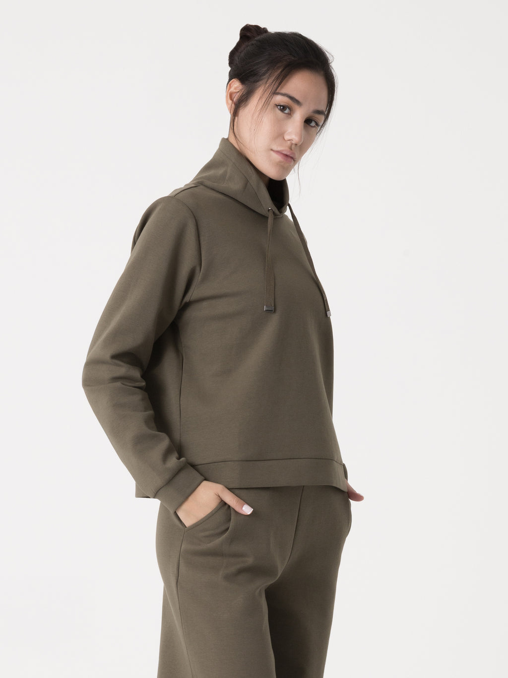 Item image: 41D256I20    Color: GQ00    