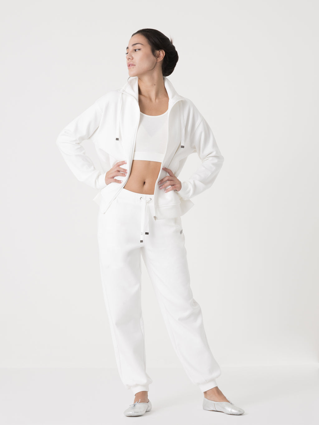 Item image: 41D257I20    Color: 1100    
