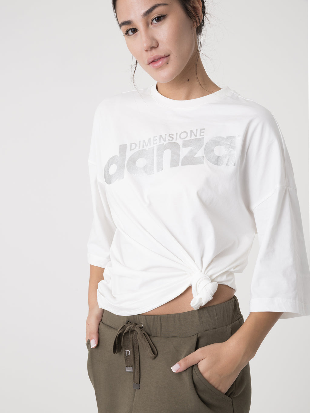 Item image: 41D258I20    Color: GQ00    