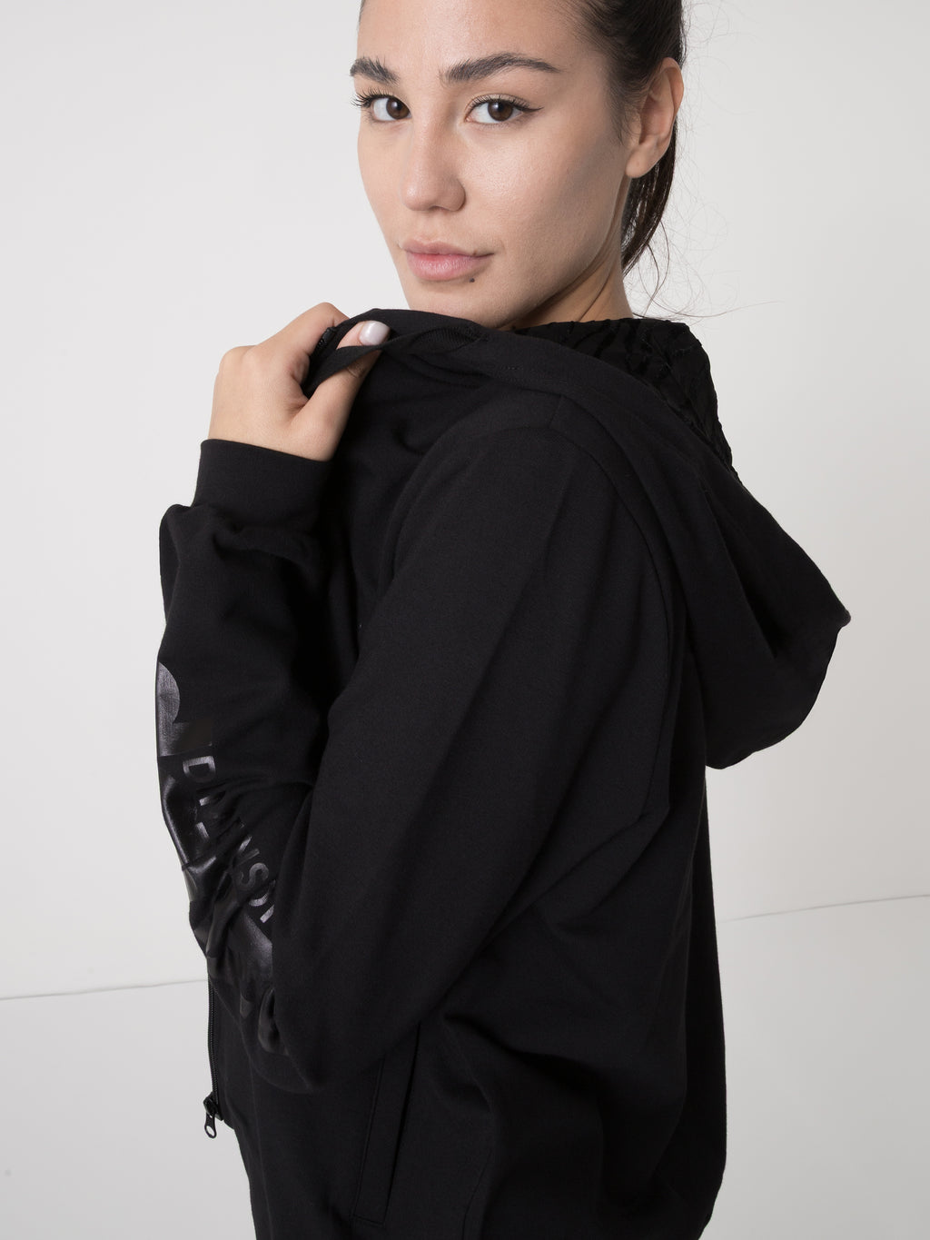 Item image: 41D264D90    Color: 2000    
